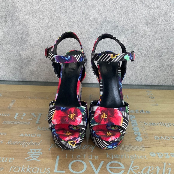 ALDO Floral & Stripe Platform Sandals 8 - Picture 2 of 5
